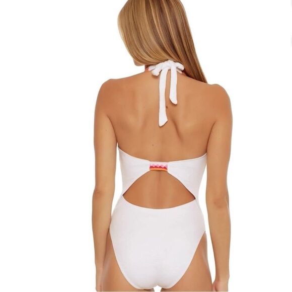 New Trina Turk WHITE Tulum Plunge
Malliot Halter One-Piece Swimsuit US 6 white - Picture 15 of 16